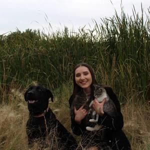 Meet your Posher, Julia